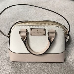 Adorable Kate spade crossbody purse